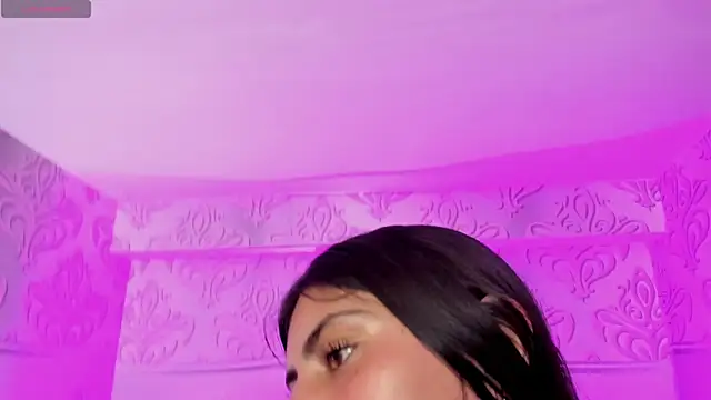 MishRaven live cam on StripChat