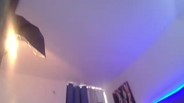 lizzy_squirt live cam on StripChat