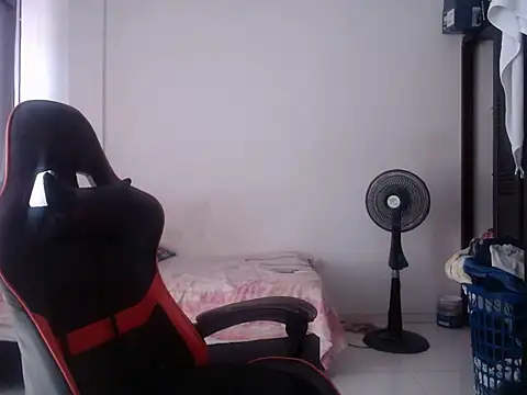 Adriana_0312 webcam