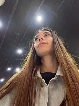 AmelieCrystal live cam on StripChat