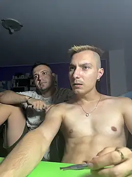 mihneaxxx - Mihneaxxx's free webcam - UK Sex Cams