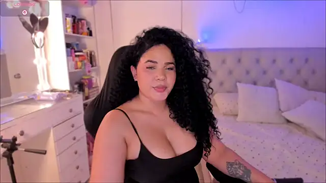 kristal_benet live cam on StripChat