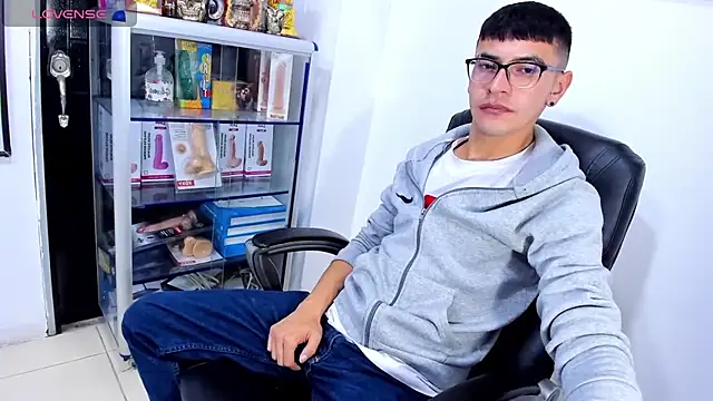 Alexx_bigcockk webcam