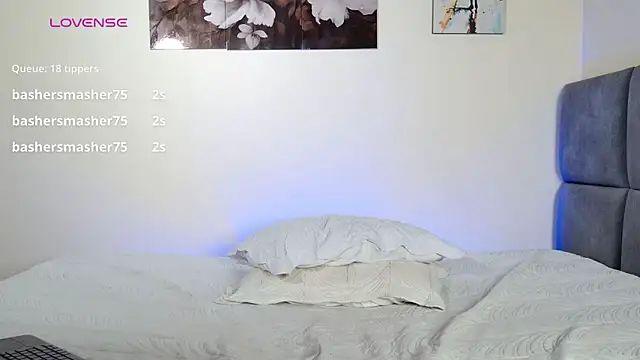 Sara_Cuttex webcam