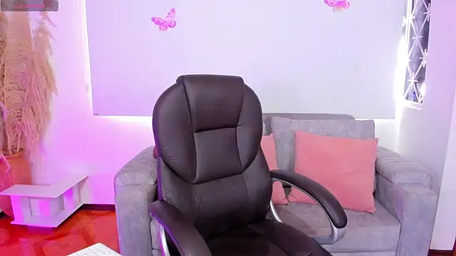 naomisaenz_ (M twink) - Fingering ass