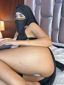 Zahra_milks webcam