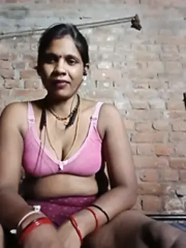kiaravibe - KiaraVibe's free webcam - UK Sex Cams