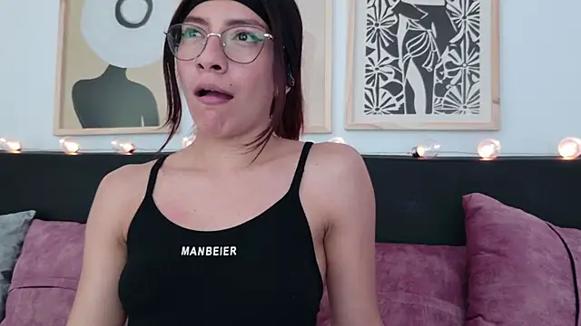 Pauline_Peach webcam