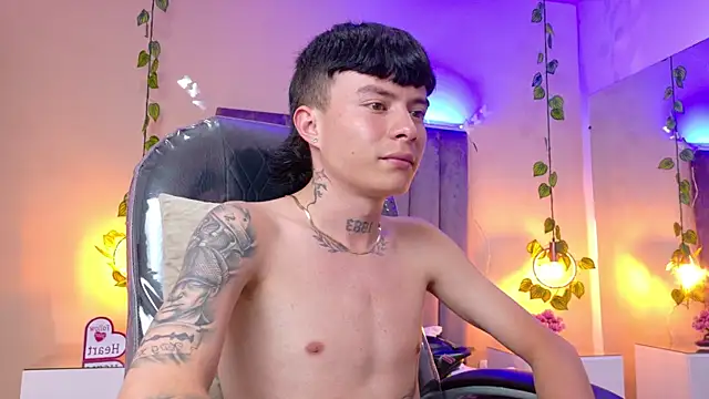 Nascary_Fox webcam