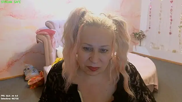 Penelope_Pinky webcam