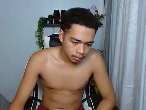 curlyasian_njxx webcam