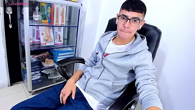 Alexx_bigcockk webcam