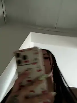 LilacNoir webcam