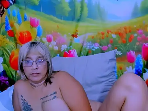 indianroxy webcam