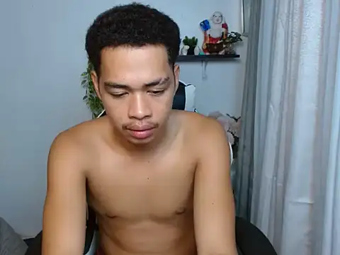 curlyasian_njxx