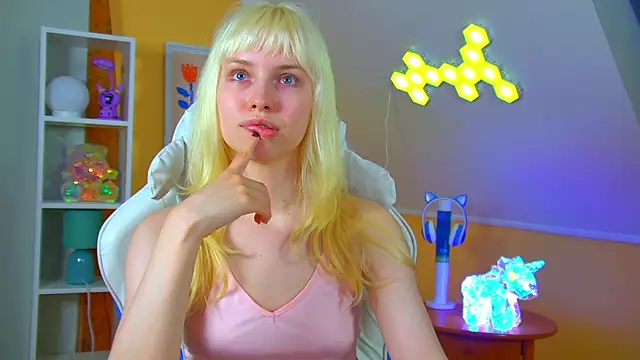 HannahHollis live cam on StripChat