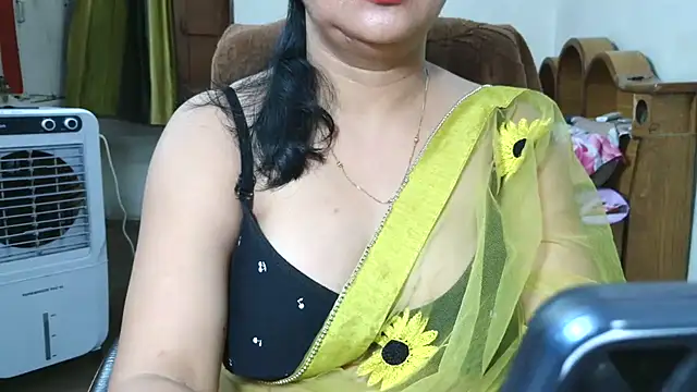 Cute_Mahi22 webcam