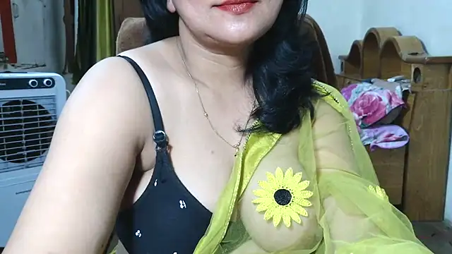 Cute_Mahi22 live cam on StripChat