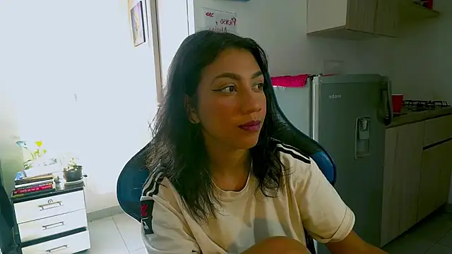 ninachan_ - NinaChan_'s free webcam - UK Sex Cams