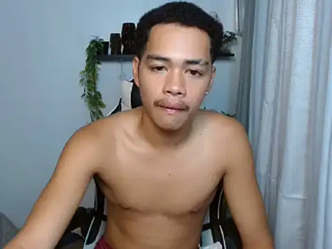 curlyasian_njxx webcam