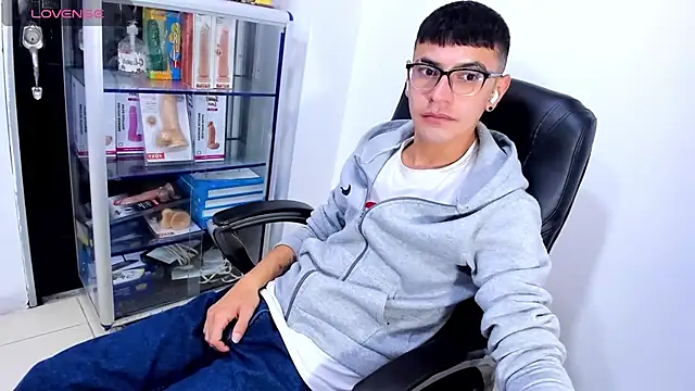 Alexx_bigcockk webcam