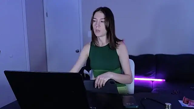 ZoomOnMe_X live cam on StripChat
