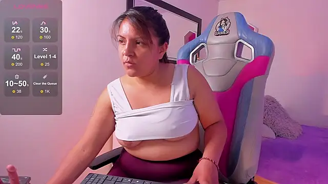 sahamara07 live cam on StripChat