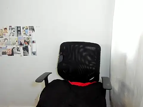 Conie_Squirtt webcam