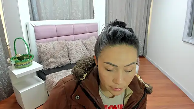 gaby_trent live cam on StripChat