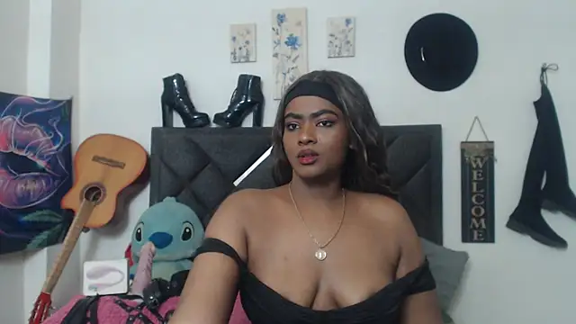 Model: Natashabella___