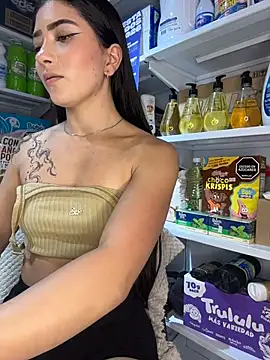 amberbunny_ (F teen) - NAKED AND DOGGYE POSITION