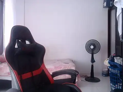 adriana_0312 (F milf) - Shake  boobs naked