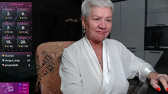 roxana_brooks (F mature) - Pussy Play under panties