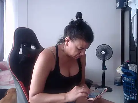 Adriana_0312 webcam