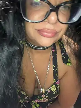 PichyPrettyPussy webcam
