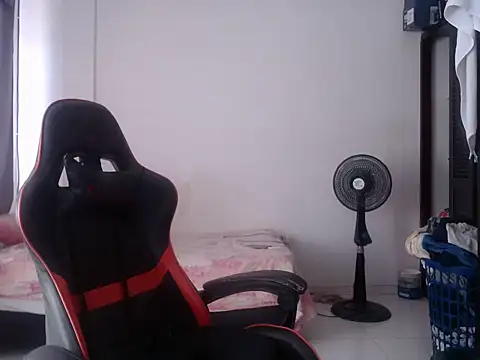 Adriana_0312 webcam