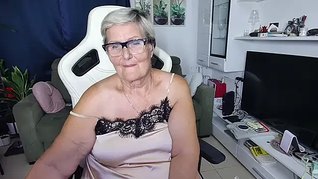 selenna57 - Selenna57's free webcam - UK Sex Cams