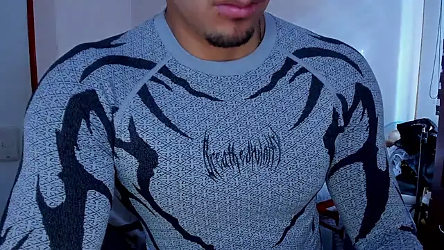 Tommy_Bred live cam on StripChat