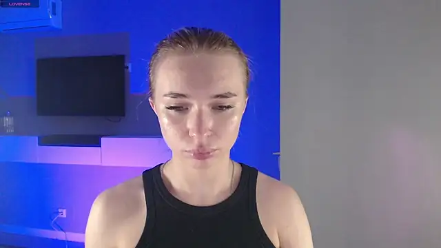Emily_Hartt live cam on StripChat