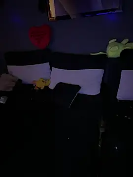 Mohdollmen live cam on StripChat
