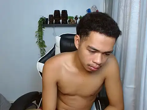curlyasian_njxx webcam