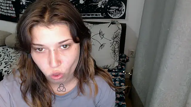 AlienforTwenty webcam