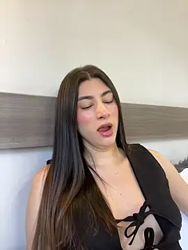 evelyn_hills webcam