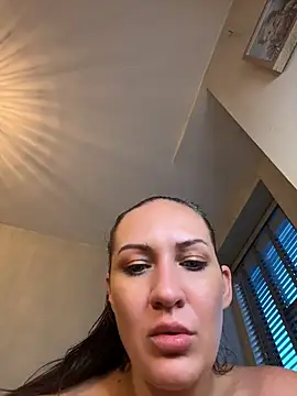 Miss-Mila webcam