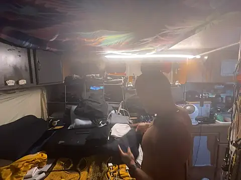 OmarSalasxh33 webcam