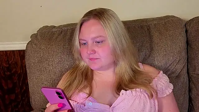 PhatAssBlond webcam