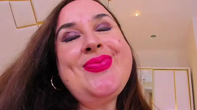 Mommylongnipples webcam