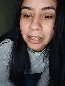 Michellluxo webcam
