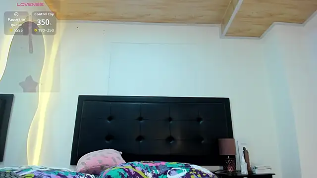 BustyGlow webcam