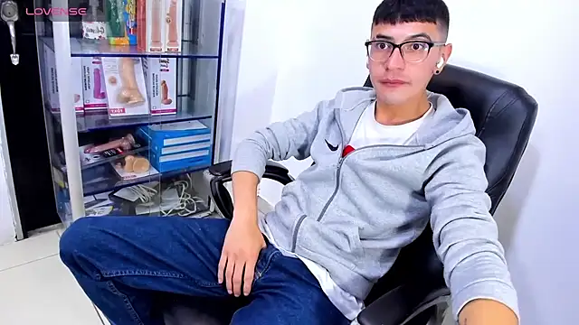 Alexx_bigcockk webcam